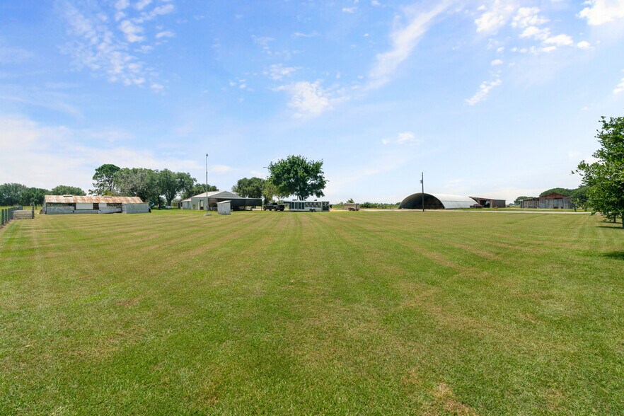 More Photos Of 2555 Straznicky Rd, Beasley Flex For Sale