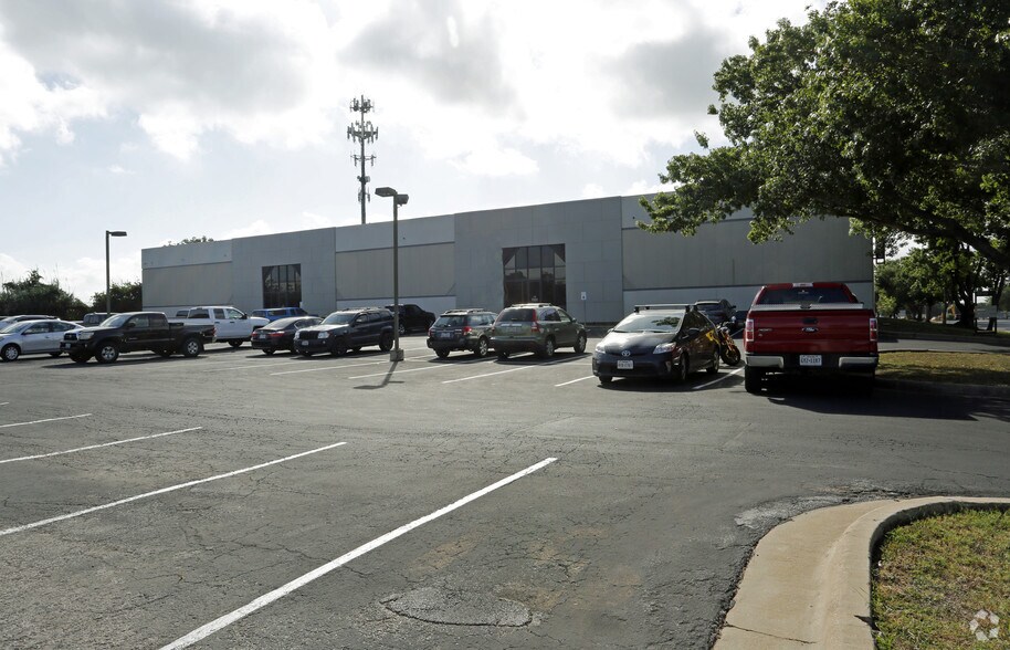 More Photos Of 5910 Techni Center Dr, Austin Light Distribution For Lease