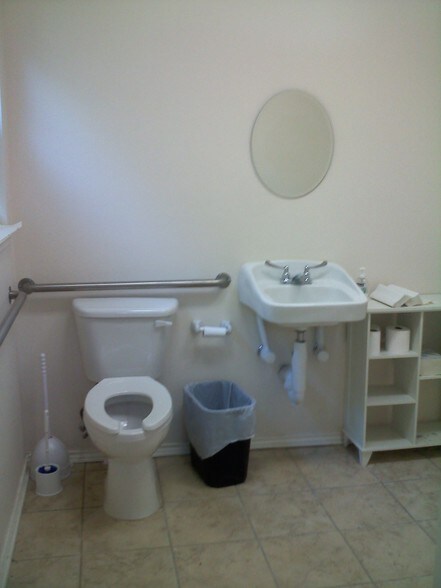 More Photos Of 1712 N Interstate 35, San Marcos Office For Sale