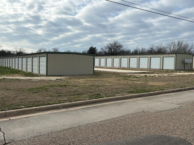 More Photos Of 313 G St, Meridian Self Storage For Sale