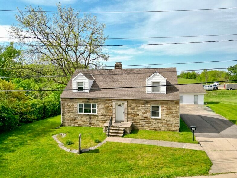 More Photos Of 719 Coshocton Ave, Mount Vernon Office For Sale