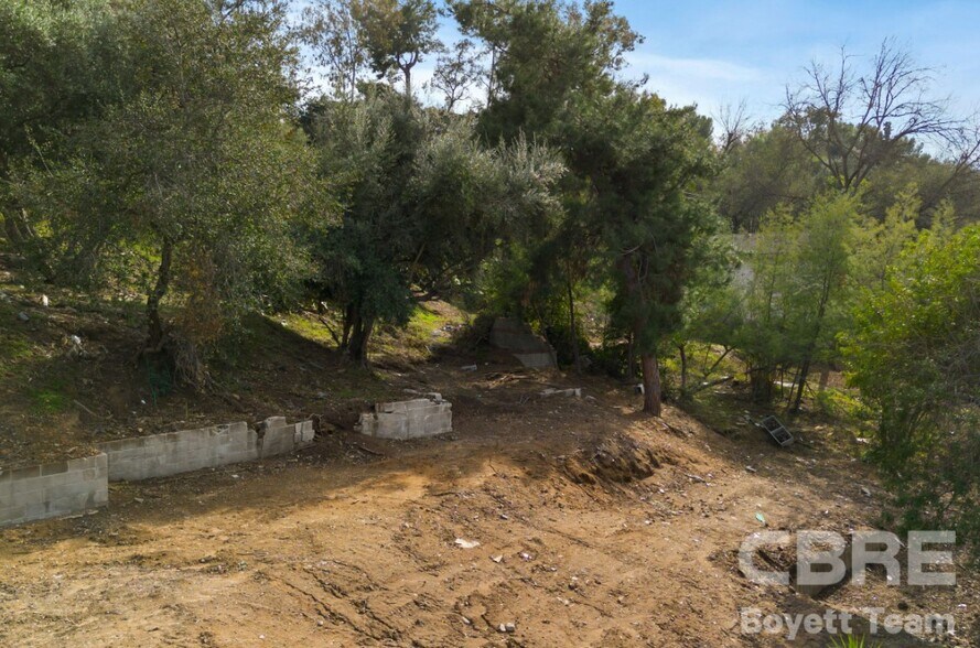 More Photos Of 1104-1114 Oak Grove Dr, Los Angeles Land For Sale