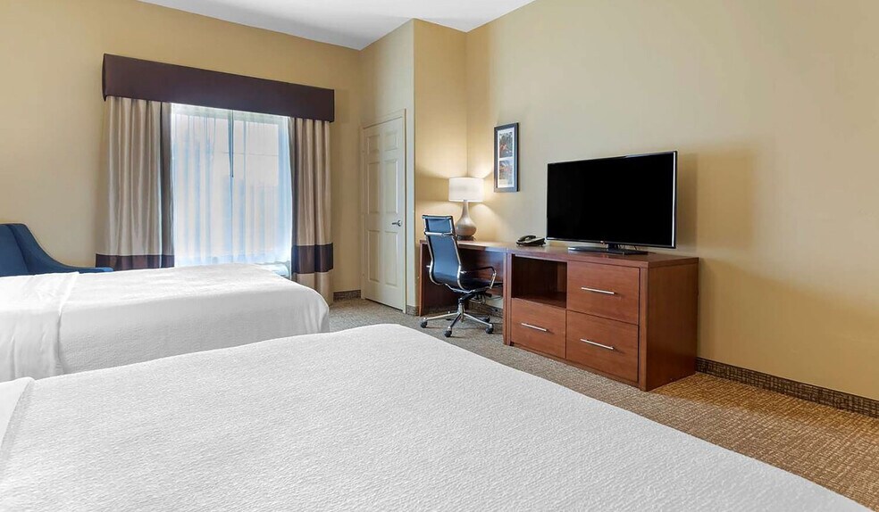 More Photos Of 320 Highway 146 N, Texas City Hotel For Sale