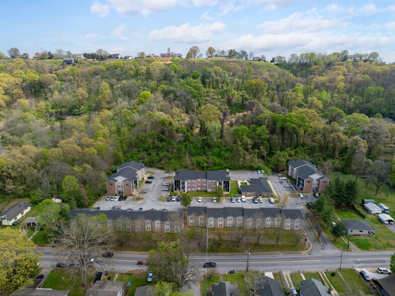 More Photos Of 1400 N Chamberlain Ave, Chattanooga Apartments For Sale