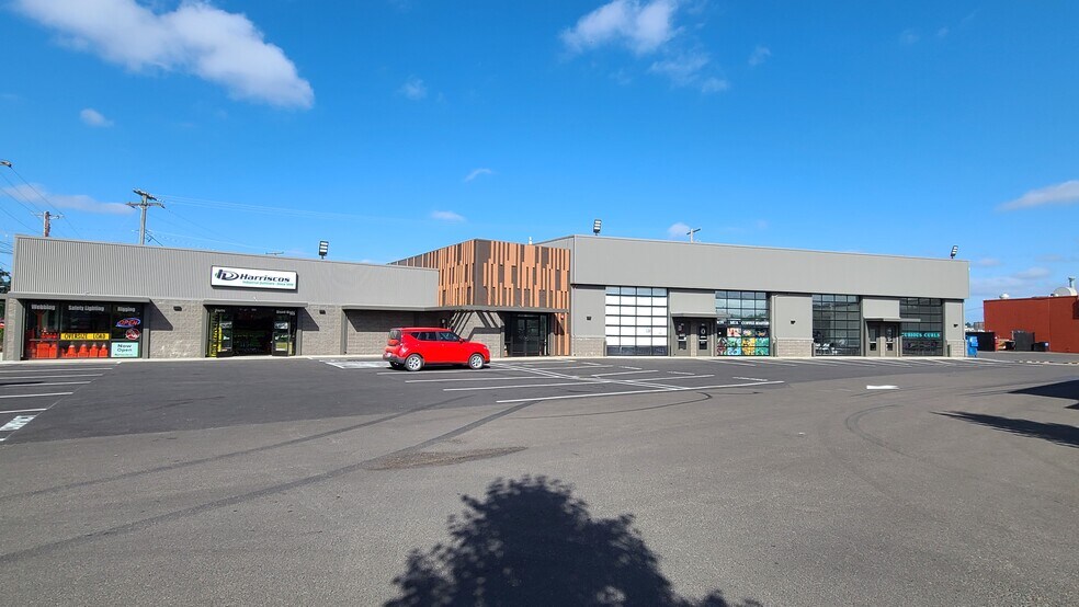 More Photos Of 1793 Silverton Rd NE, Salem Freestanding For Lease