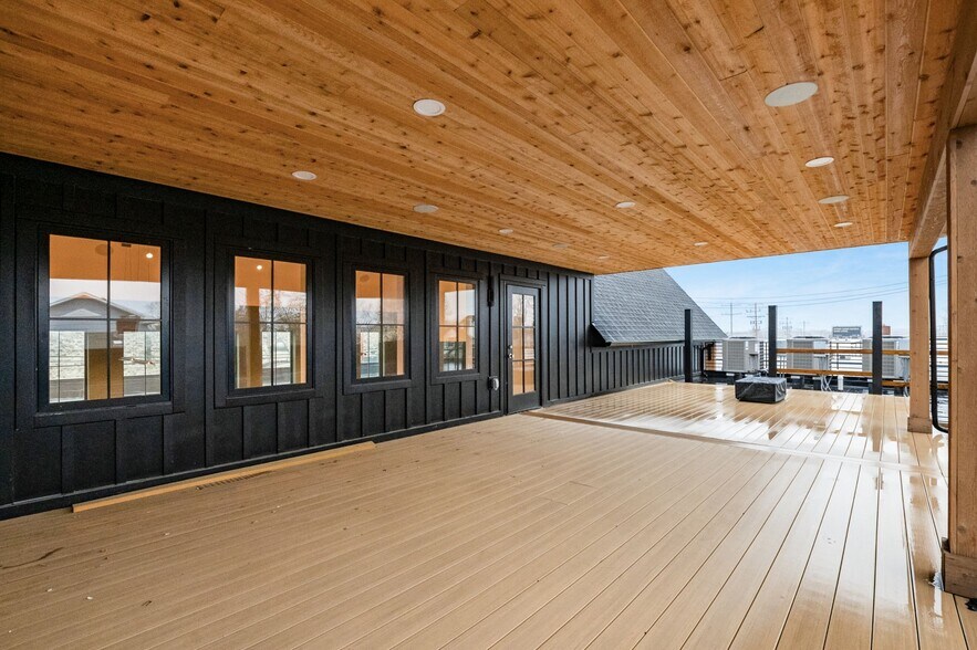 More Photos Of 1075 W 3rd Ave, Columbus Storefront Retail Office For Lease