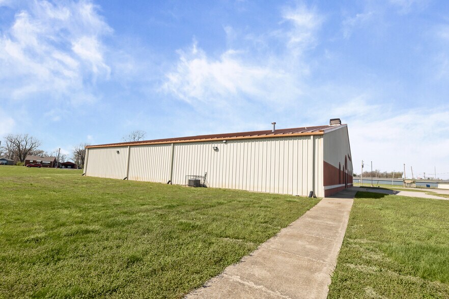 More Photos Of 535 State Route 3, Cahokia Religious Facility For Sale