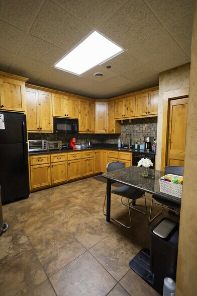 More Photos Of 2525 Nevada Ave N, Golden Valley Light Distribution For Sale