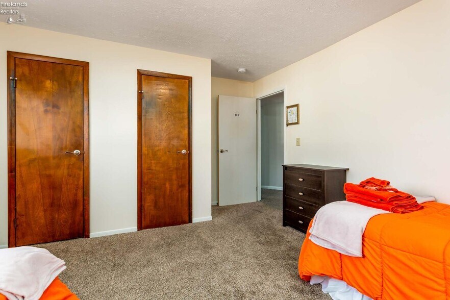 More Photos Of 5414 Homegardner Rd, Castalia Apartments For Sale