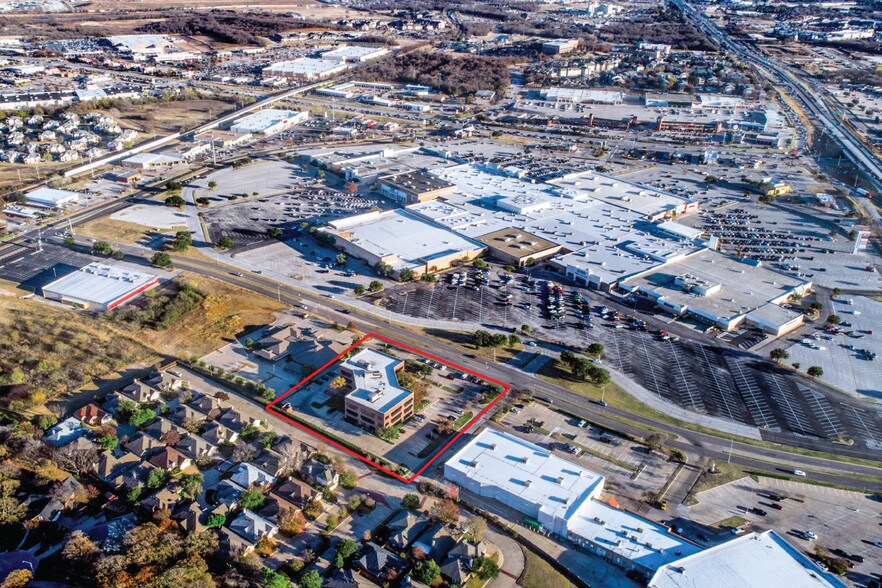 More Photos Of 2220 San Jacinto Blvd, Denton Office For Sale