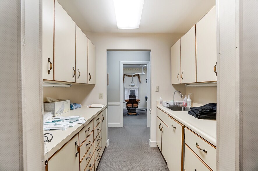 More Photos Of 1354 N Monroe Dr, Xenia Medical For Lease