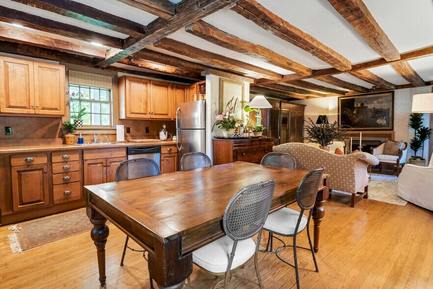 More Photos Of 1038-1056 Main St S, Woodbury Apartments For Sale