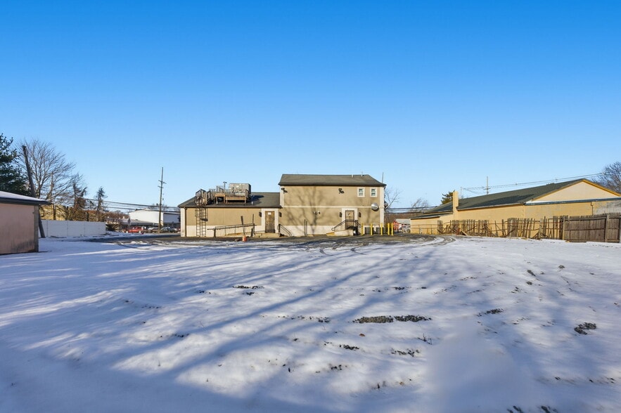 More Photos Of 238 Highway 34, Old Bridge Storefront Retail Residential For Sale