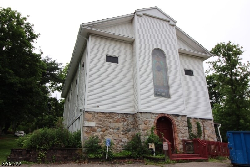 Primary Photo Of 16 Hampton Rd, Glen Gardner Flex For Sale