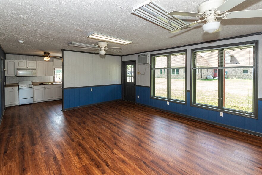 More Photos Of 288 W Brookville Rd, Fountaintown Office For Lease