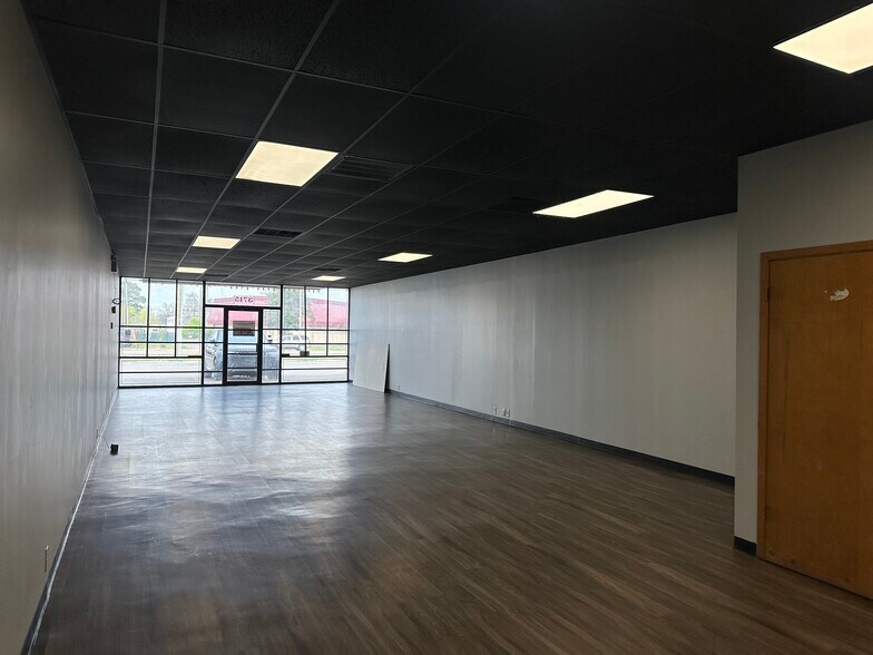 More Photos Of 3711-3721 Lamar Ave, Memphis Unknown For Lease