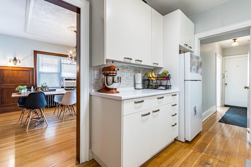 More Photos Of 14 Kilbarry Rd, Toronto Multifamily For Sale