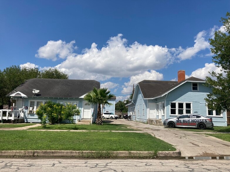 More Photos Of 201 E Washington Ave, Harlingen Apartments For Sale