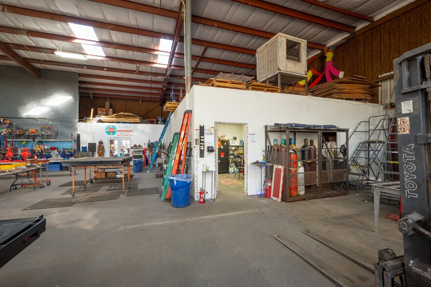 More Photos Of 1127 Siler Park Ln, Santa Fe Industrial For Sale