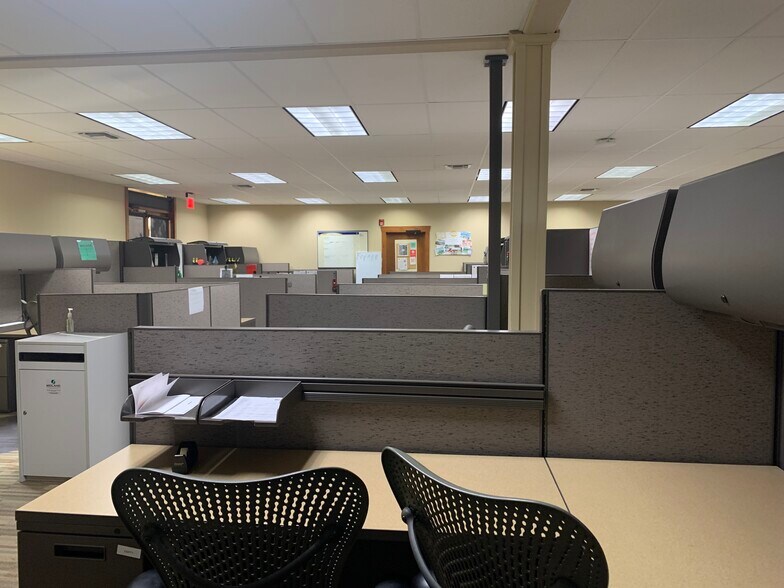 More Photos Of 3851 S 103rd East Ave, Tulsa Office For Sale