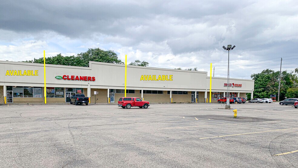 More Photos Of 148-206 S Wayne Rd, Westland Storefront For Lease