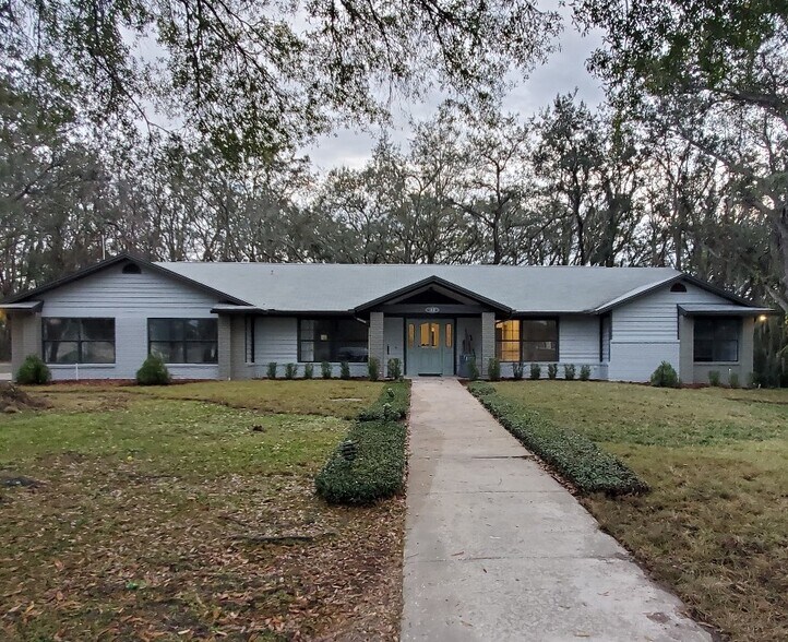 Primary Photo Of 113 W Chapman Rd, Oviedo Office For Lease