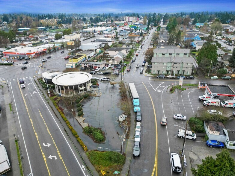 More Photos Of 1616 SW 100th St, Seattle Bank For Sale
