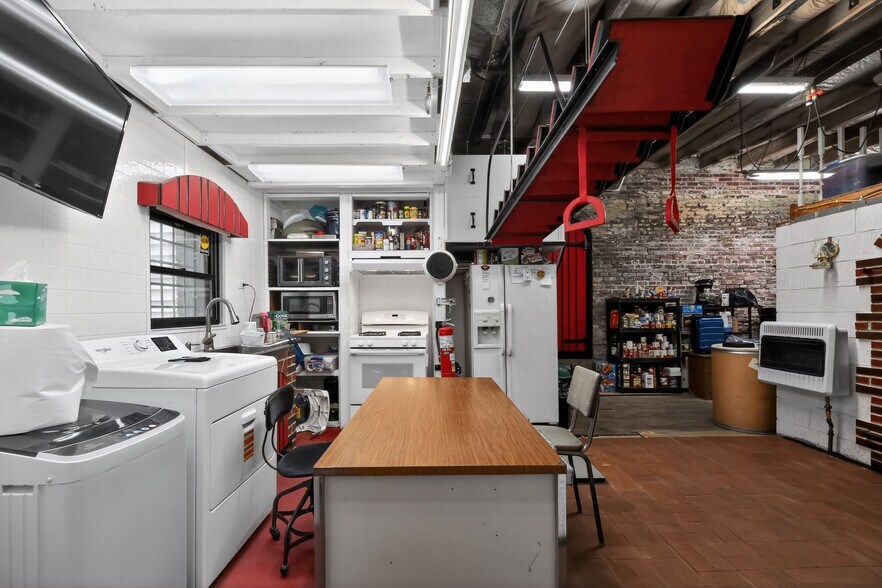 More Photos Of 3341-43 D St, Philadelphia Manufacturing For Sale