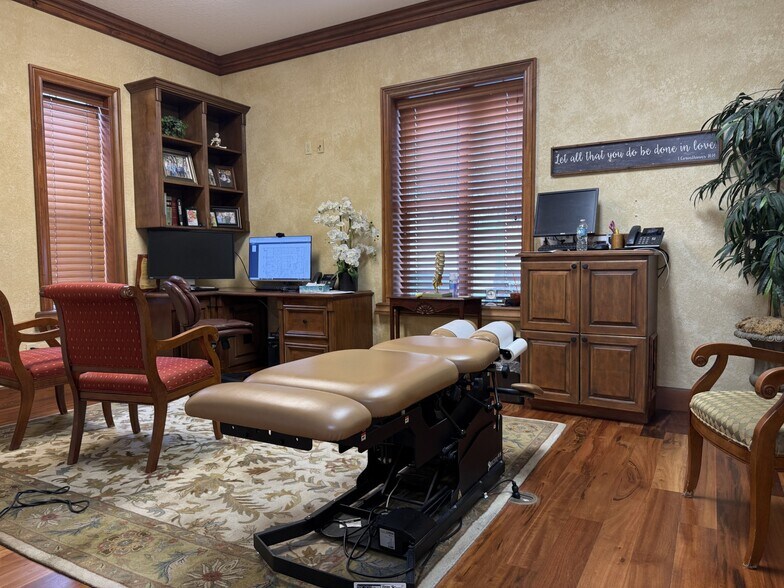 More Photos Of 910 Old Camp Rd, The Villages Medical For Sale