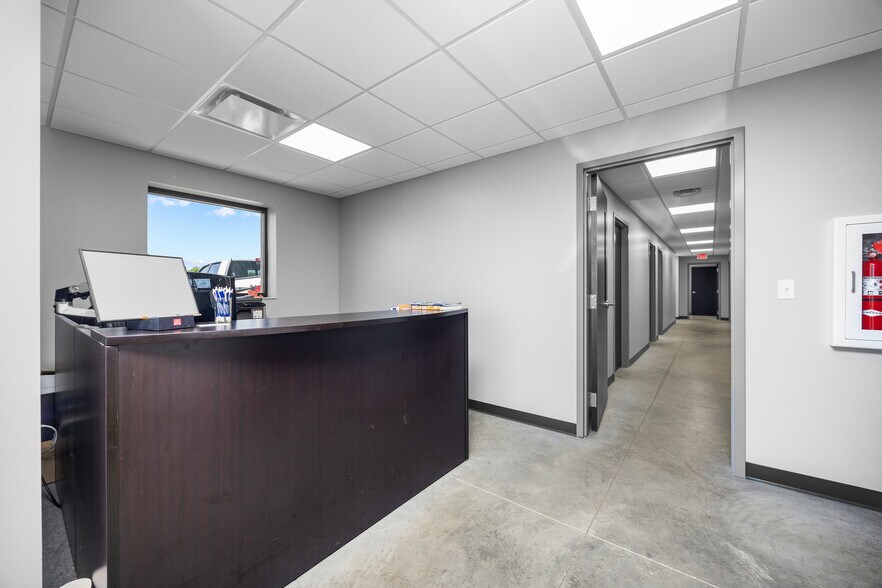 More Photos Of 19 Fort Monroe Industrial Pkwy, Monroeville Warehouse For Sale