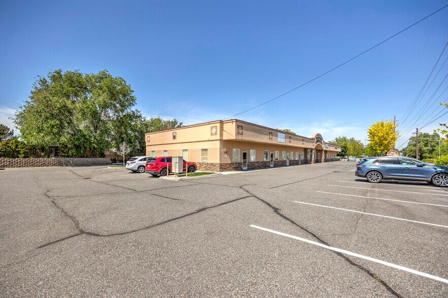 More Photos Of 515 N Neel St, Kennewick Storefront Retail Office For Lease