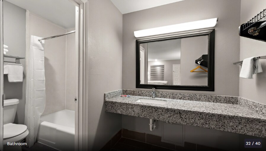 More Photos Of 2620 Santa Ursula Ave, Laredo Hotel For Sale