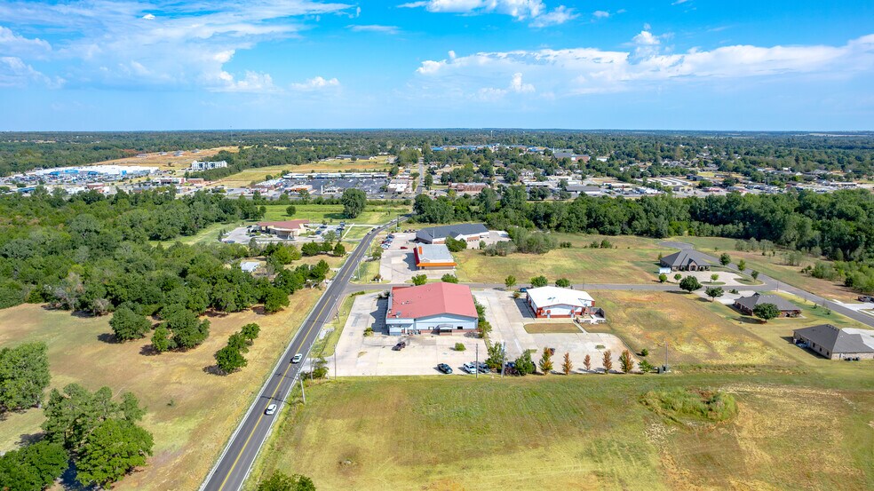 More Photos Of 1940 Harper St, Choctaw Medical For Lease