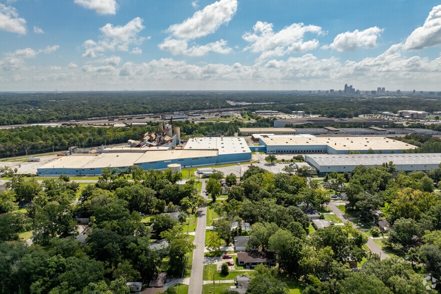 More Photos Of 2121 Huron St, Jacksonville Warehouse For Sale
