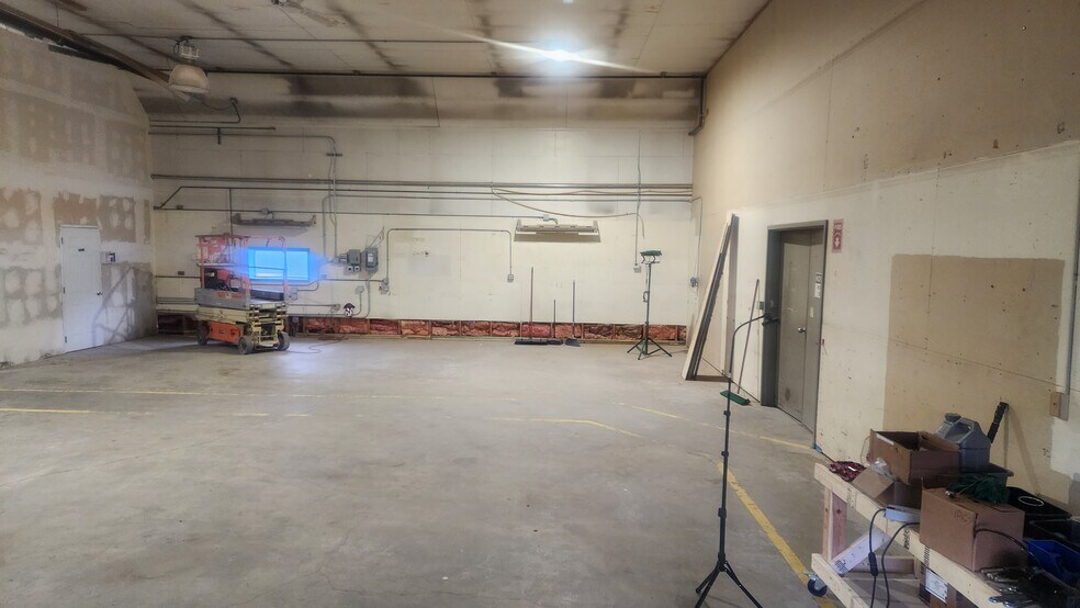 More Photos Of 4401 16th Ave W, Williston Warehouse For Lease