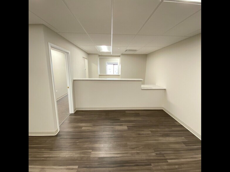 More Photos Of 2340 Highland Ave, Lombard Medical For Sale