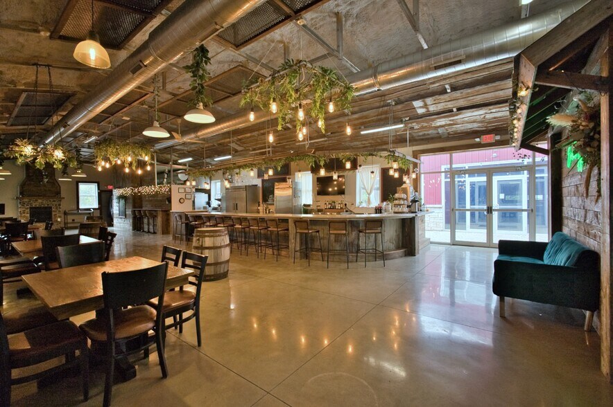 More Photos Of 4N250 State Route 47, Maple Park Restaurant For Sale