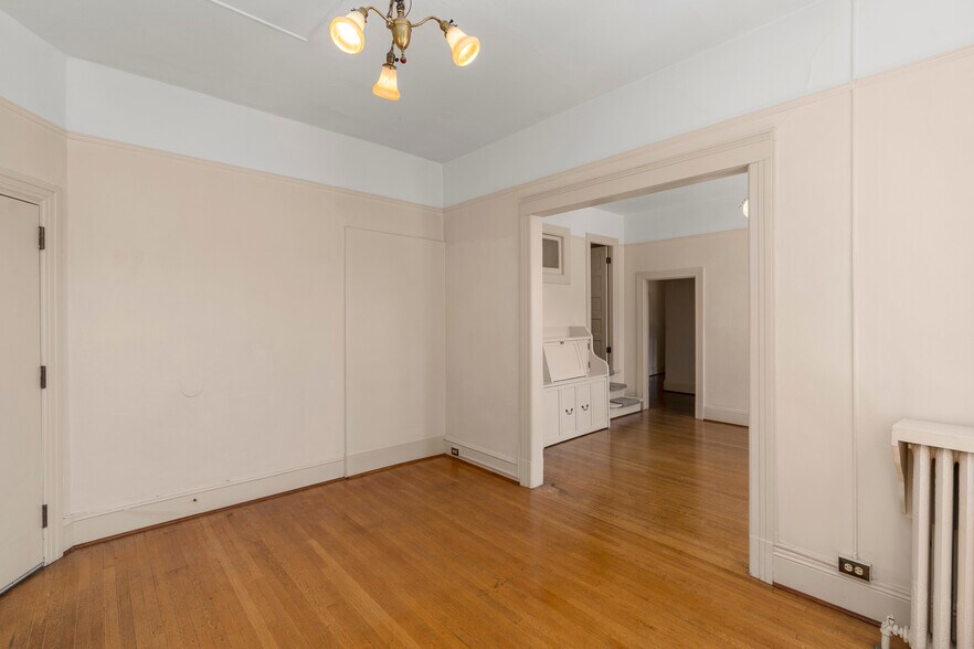 More Photos Of 714-716 NW 24th Pl, Portland Apartments For Sale