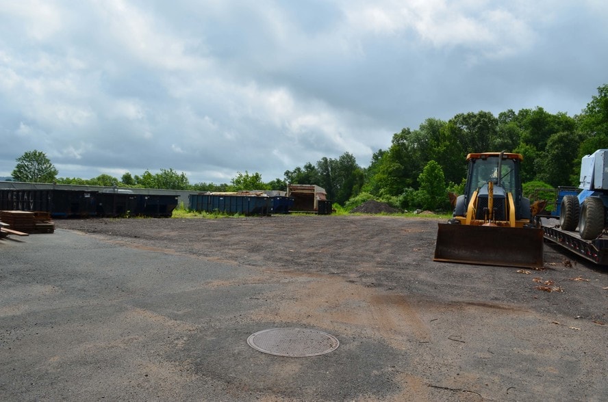 More Photos Of 51 Ozick Dr, Durham Manufacturing For Lease