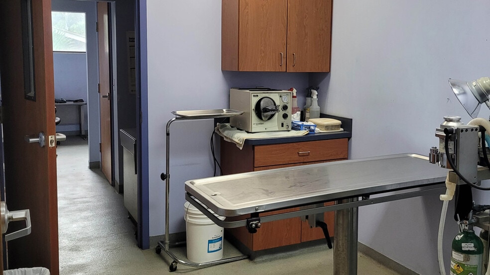 More Photos Of 6052 San Jose Blvd, Jacksonville Office For Sale