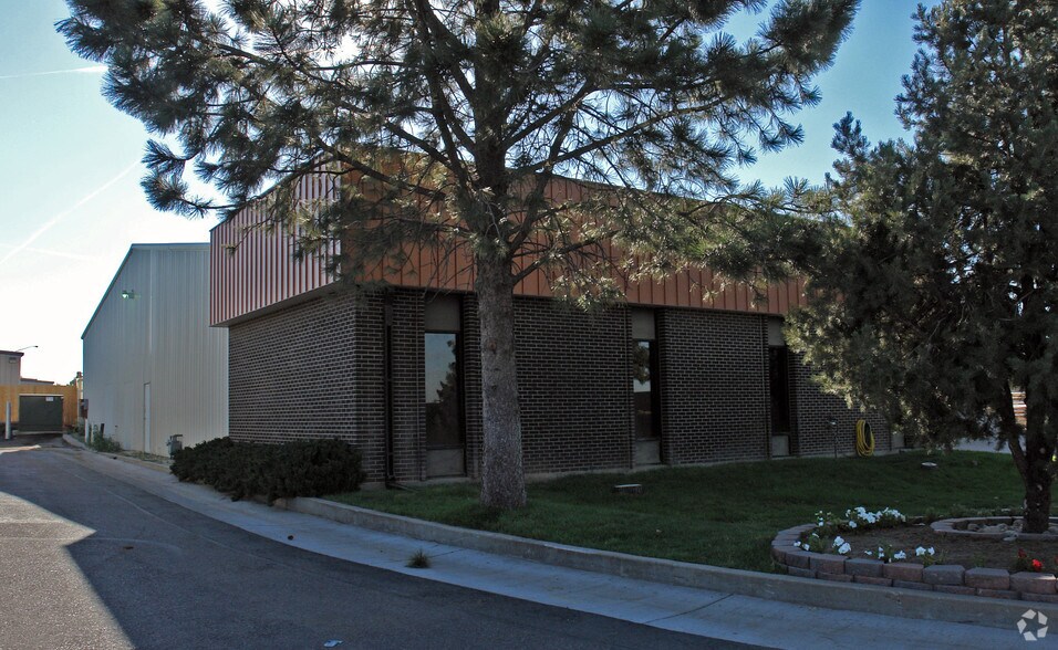 More Photos Of 508 Olathe St, Aurora Warehouse For Lease
