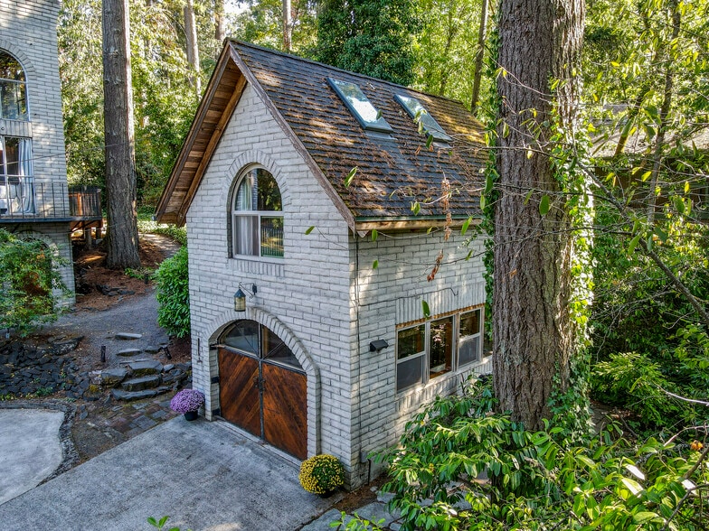 More Photos Of 1820 E 28th Ave, Eugene Multifamily For Sale