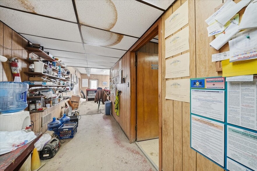 More Photos Of 735 Perry Hwy, Harmony Auto Repair For Sale