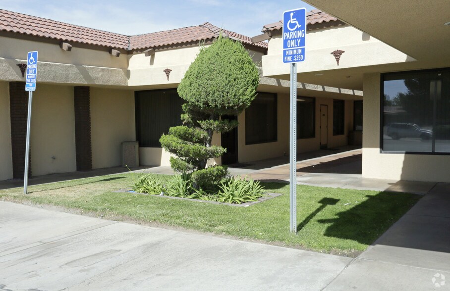 More Photos Of 16017 Tuscola Rd, Apple Valley Medical For Lease