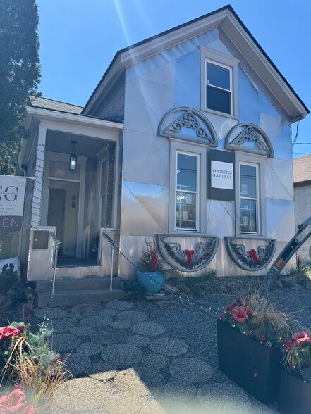 More Photos Of 168 13th Ave NE, Minneapolis Storefront Retail Office For Lease