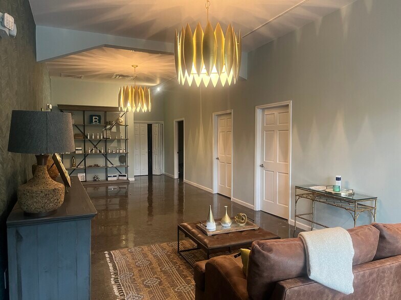 More Photos Of 117 Sweeten Creek Rd, Asheville Freestanding For Lease