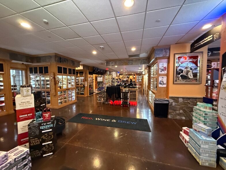 More Photos Of 9620 Old Johnnycake Ridge Rd, Mentor Restaurant For Lease