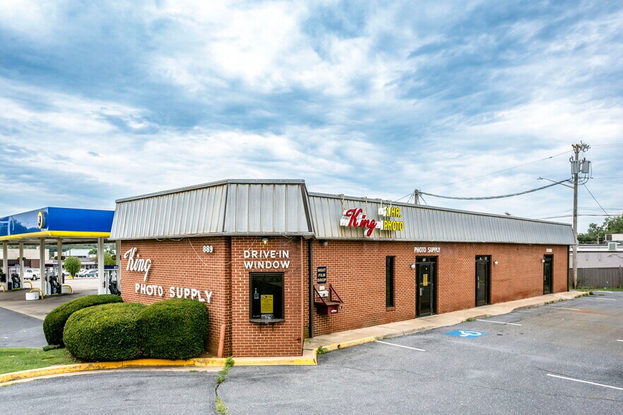 Primary Photo Of 889 E Market St, Harrisonburg Storefront Retail Office For Sale
