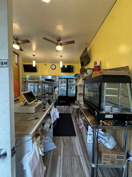 More Photos Of 324 S Columbus Ave, Mount Vernon Storefront Retail Office For Lease