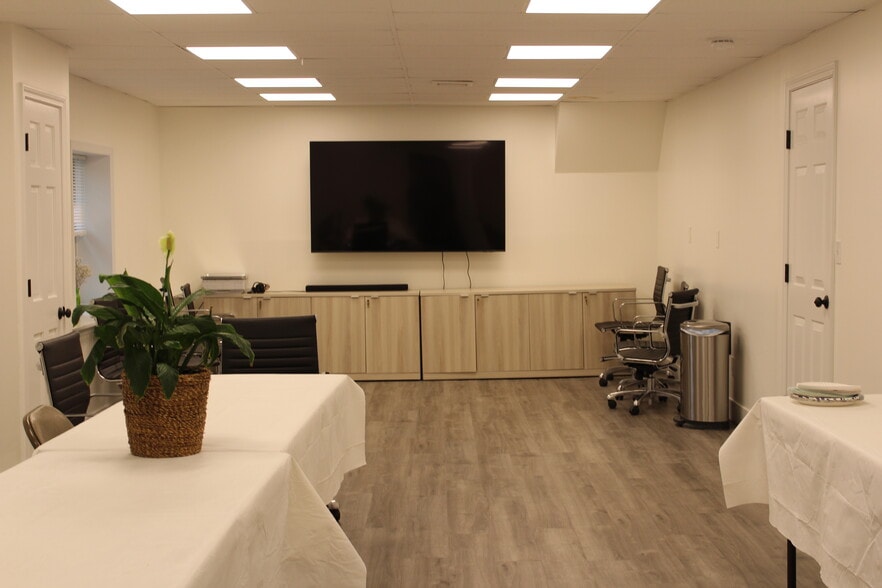 More Photos Of 442 Westfield St, West Springfield Office For Sale